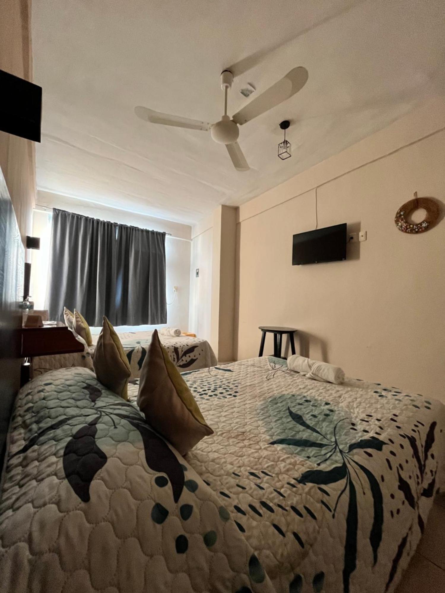 Hotel Las Brisas كاتيماكو المظهر الخارجي الصورة